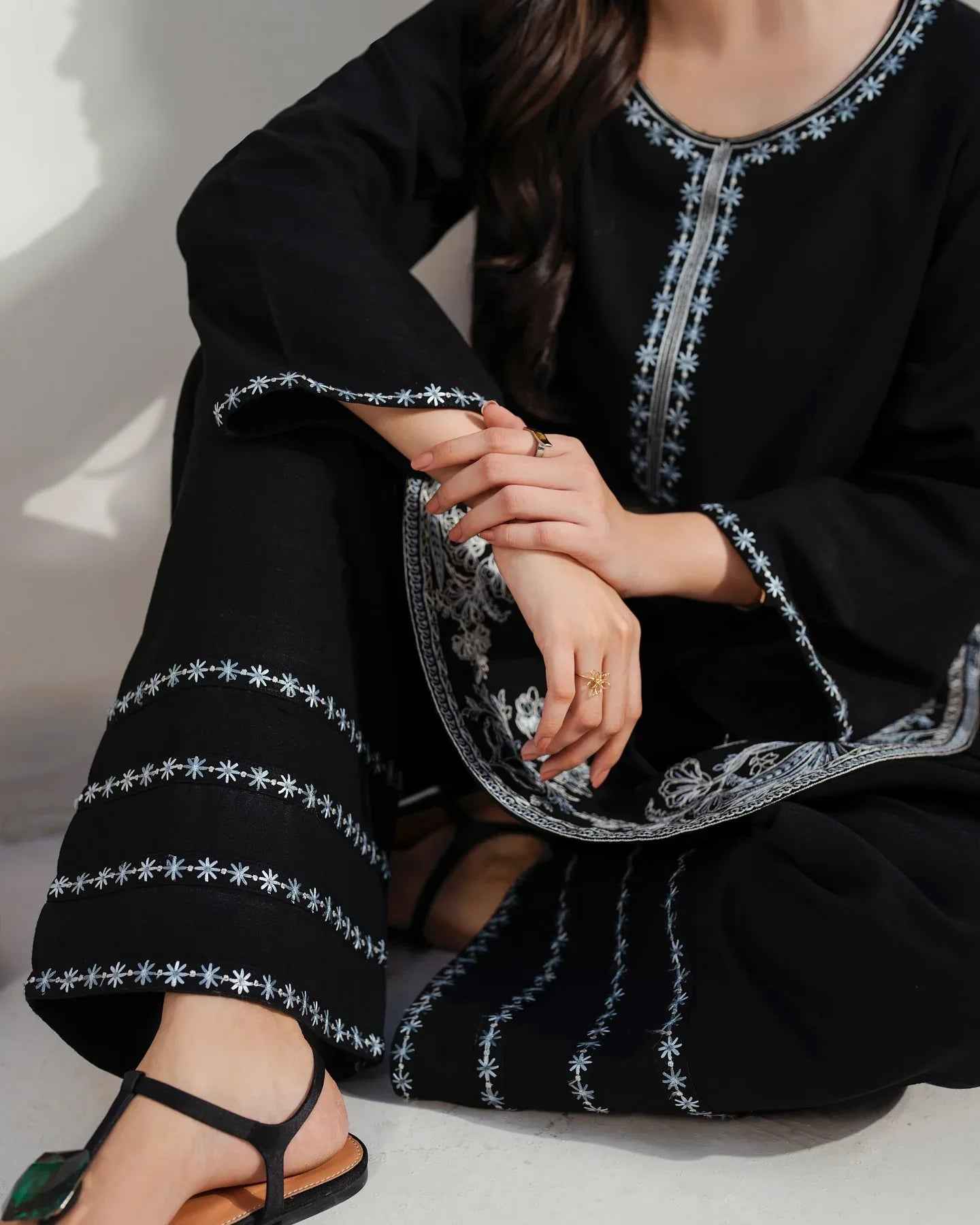 NOARA — Lailya Embroidered 2pice Suit