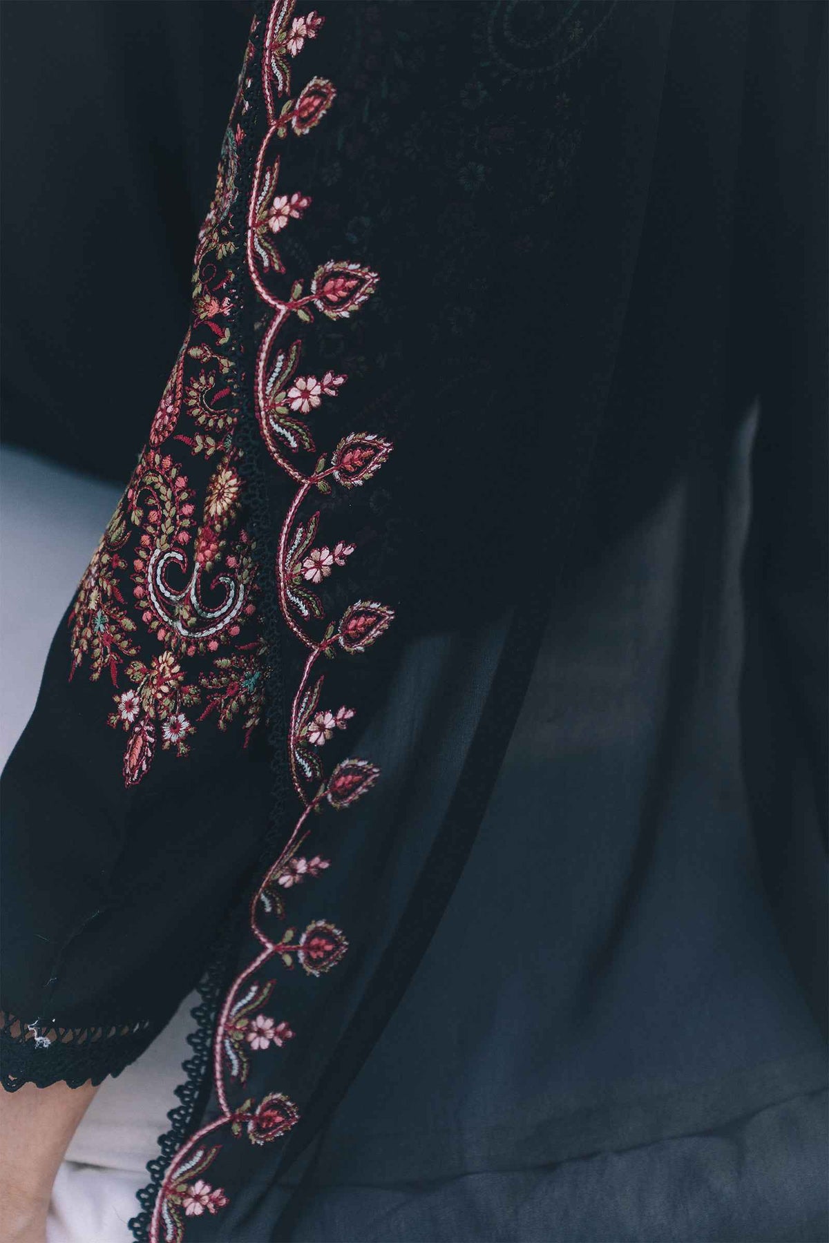 Shabira Loom – 3-Piece Stitched Black Dhanak Suit | Women's Winter Pret