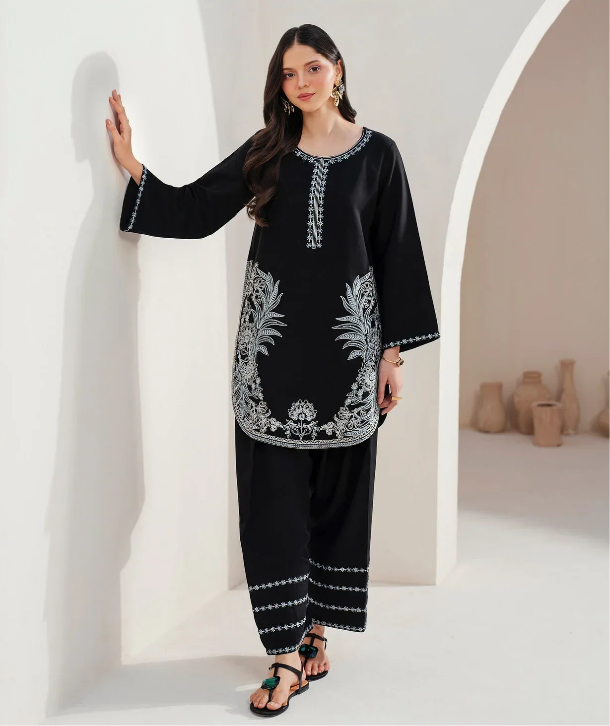 NOARA — Lailya Embroidered 2pice Suit - BK.Clothings