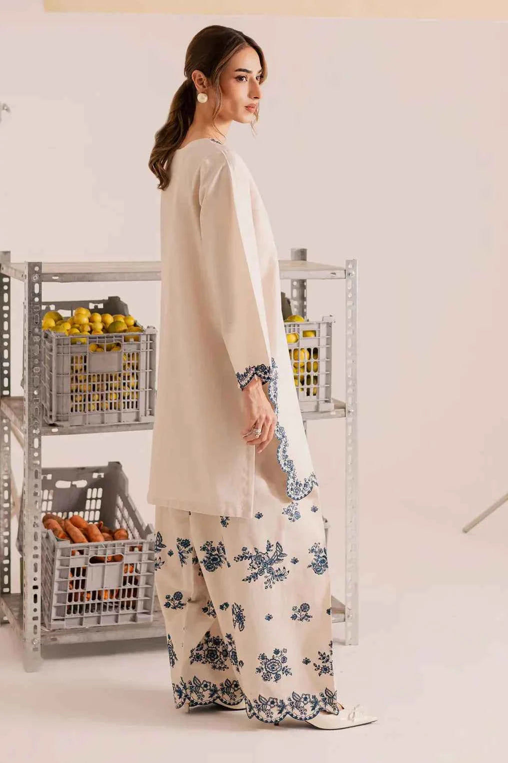 NOARA — Elaya Embroidered 2pice Suit