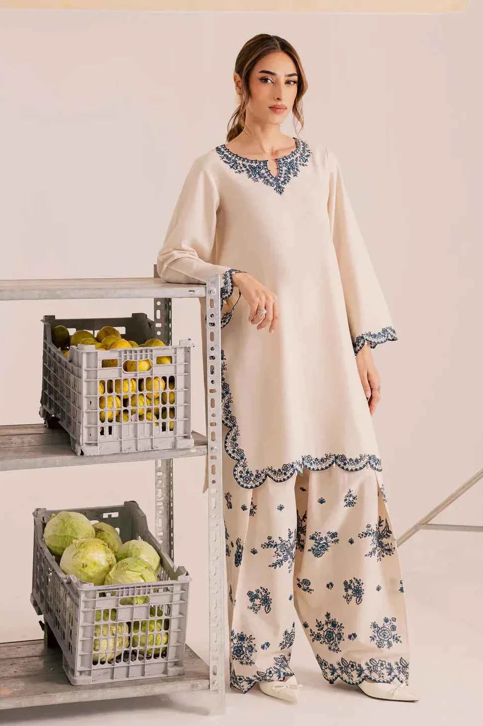 NOARA — Elaya Embroidered 2pice Suit