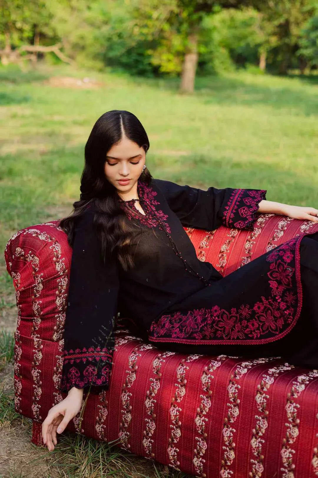 NOARA — ZARNOIR Embroidered 2pice Suit