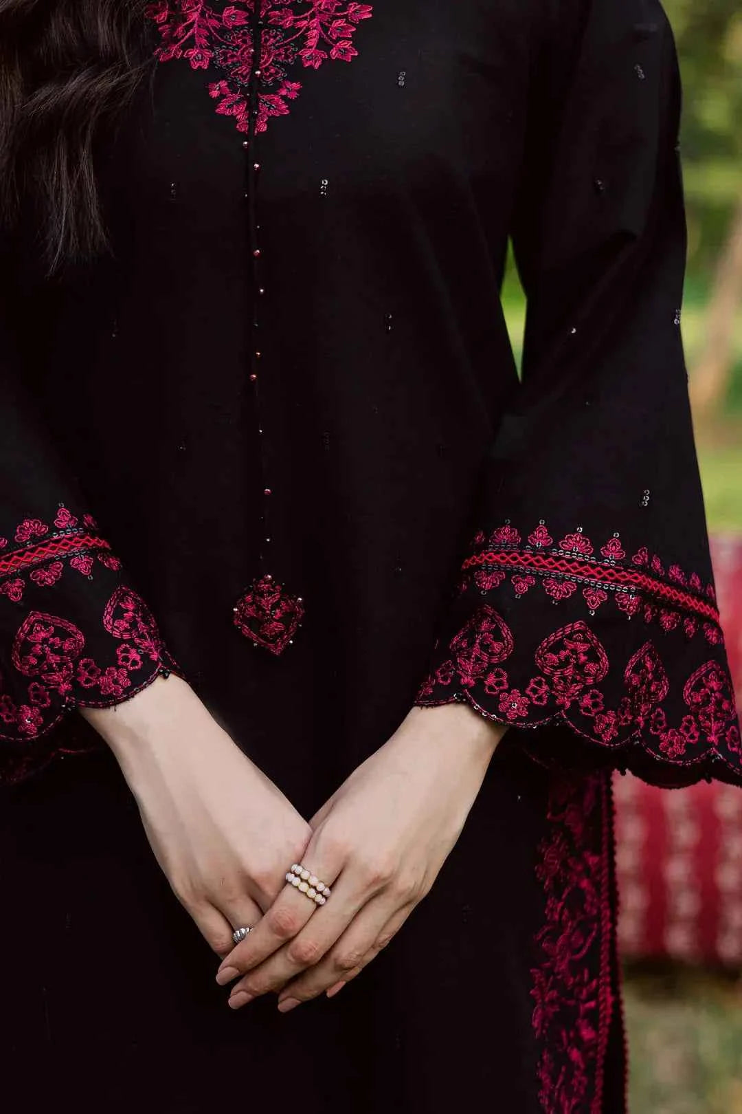 NOARA — ZARNOIR Embroidered 2pice Suit