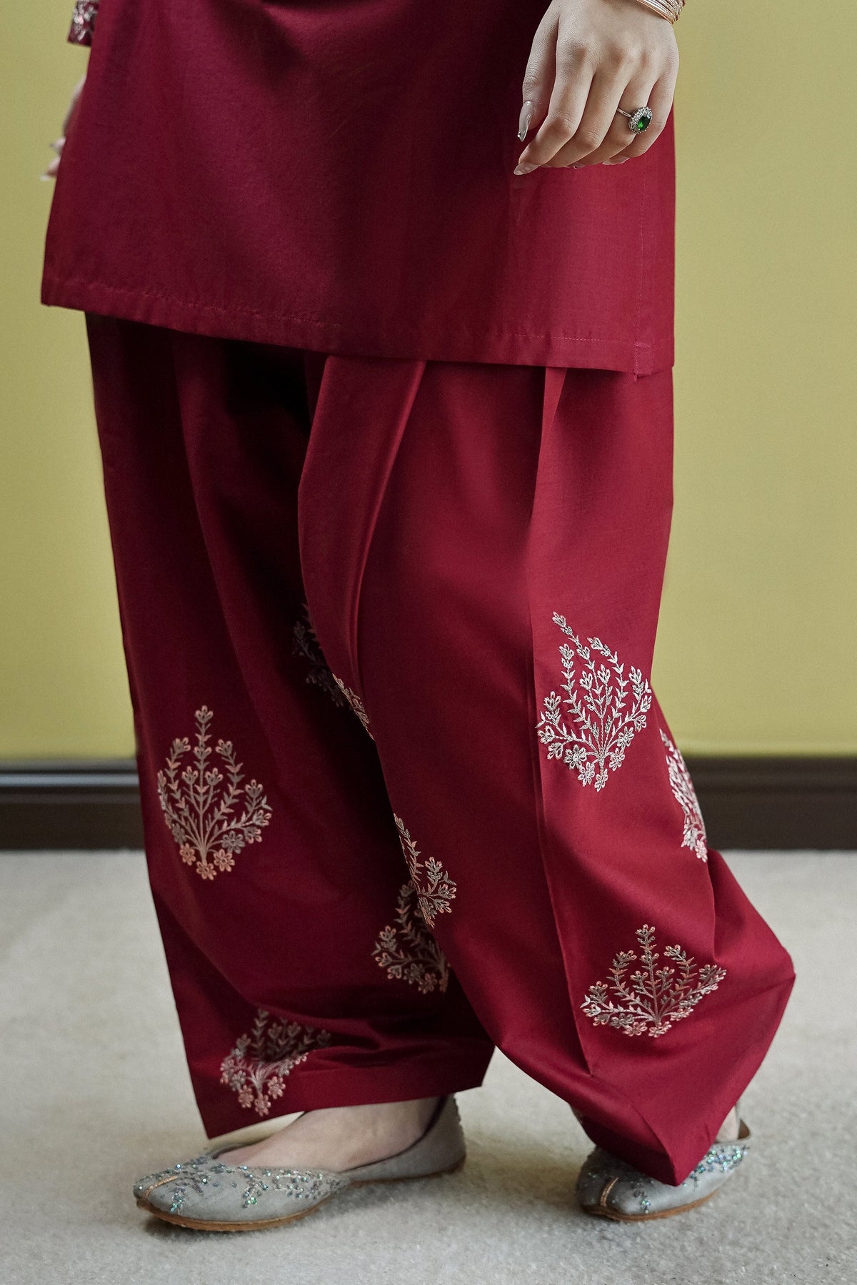 Naaz Embroidered Lawn 2PC Suit