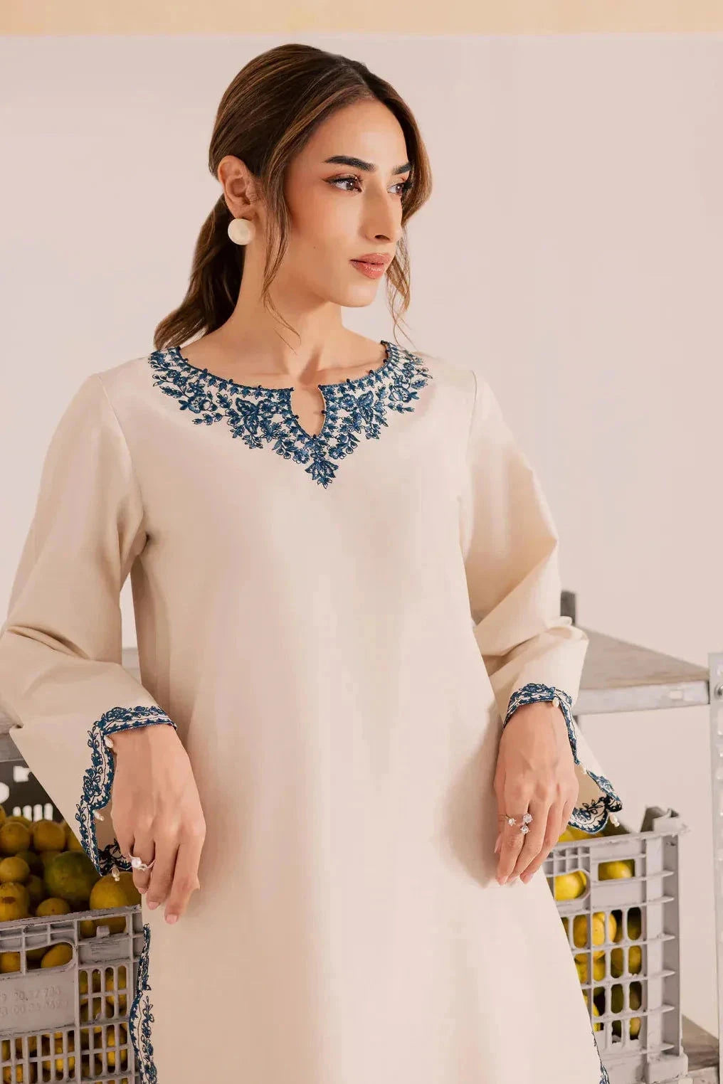 NOARA — Elaya Embroidered 2pice Suit