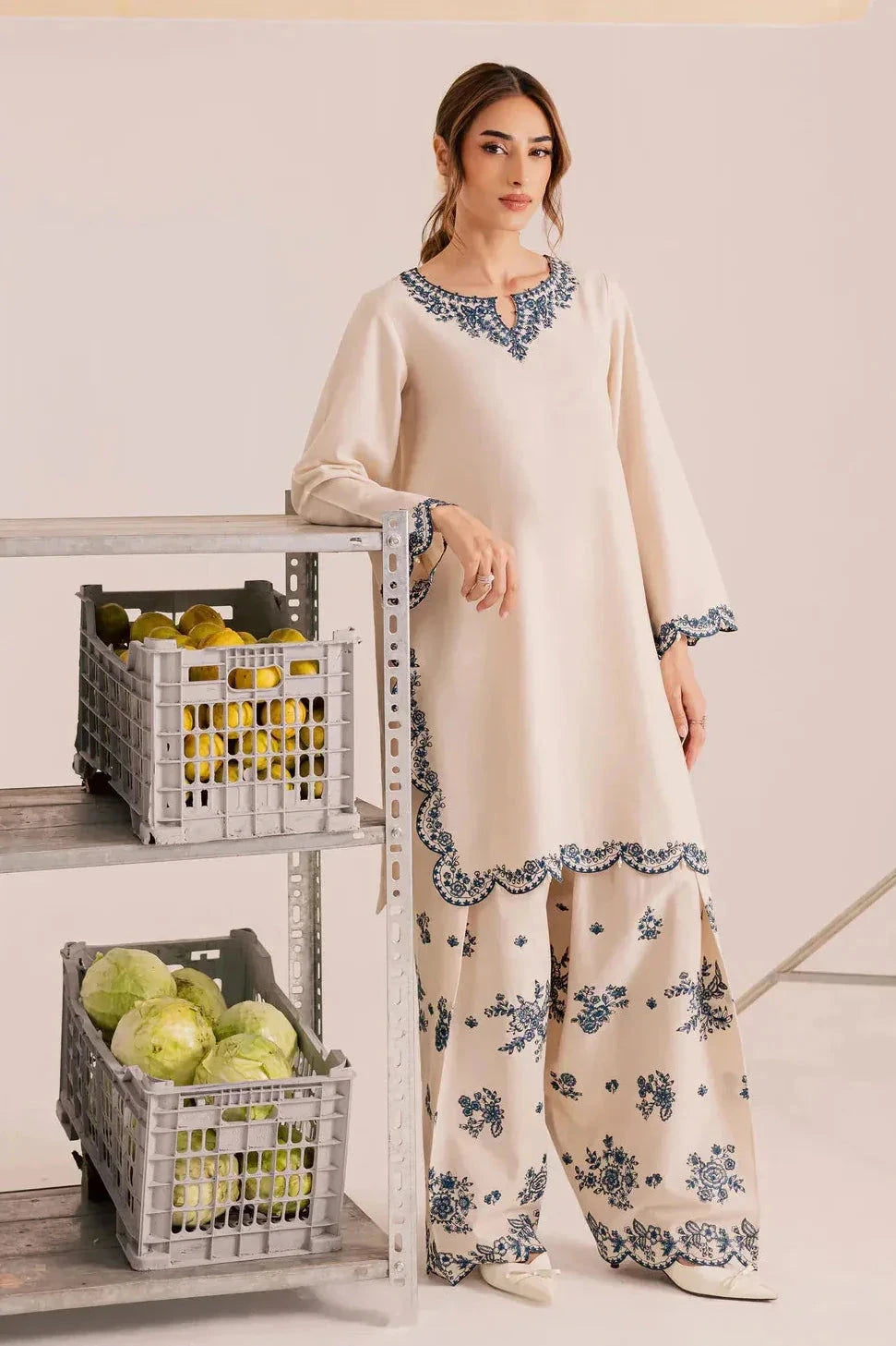 NOARA — Elaya Embroidered 2pice Suit