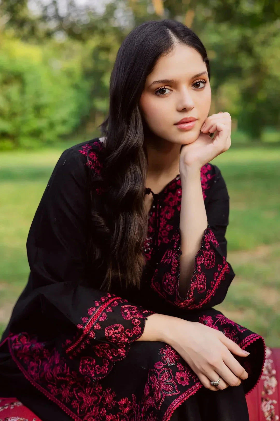 NOARA Zarnoir 2-Piece Embroidered Suit Ready to Wear