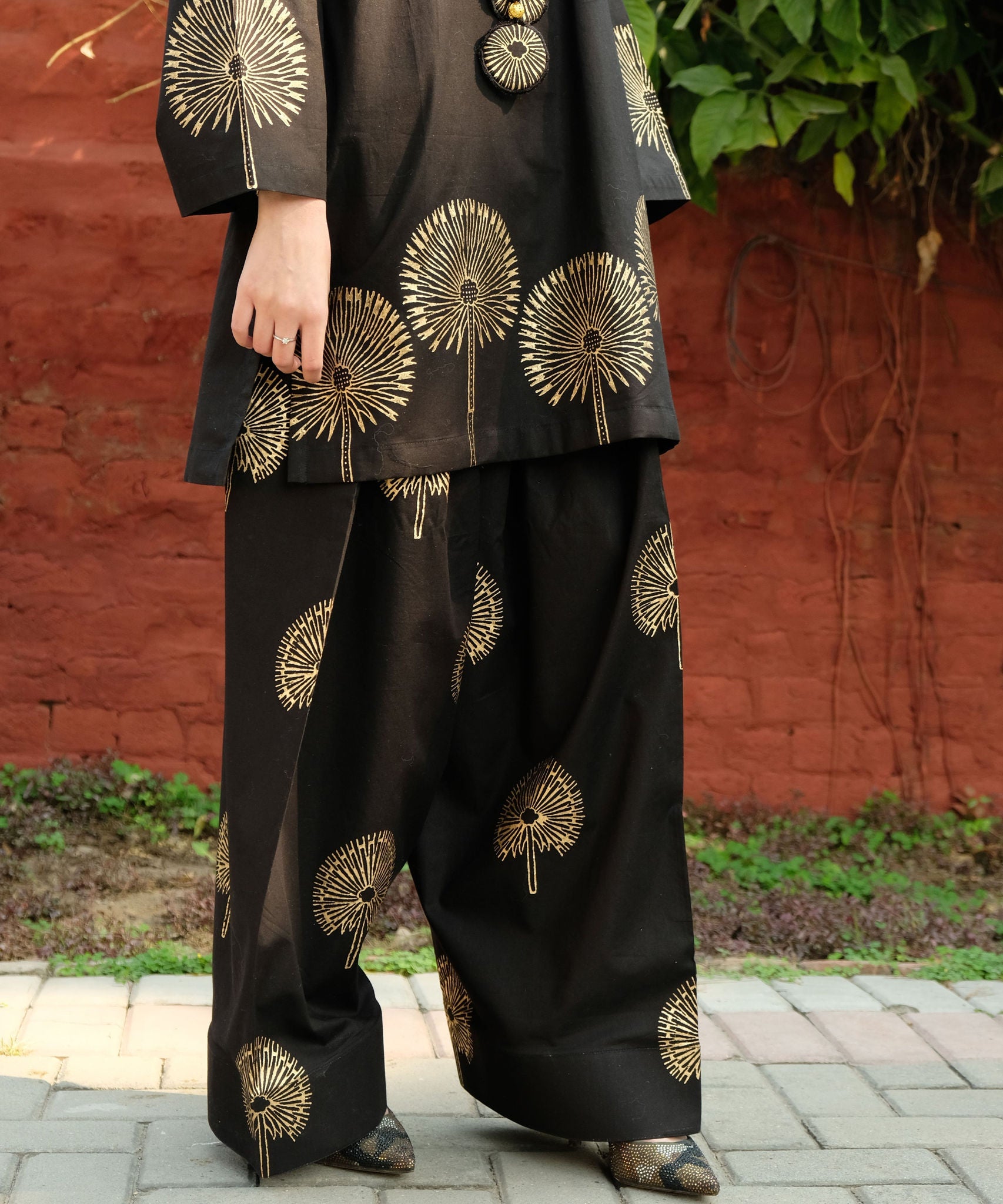 Reyna Lawn 2pice Suit BK.Clothings