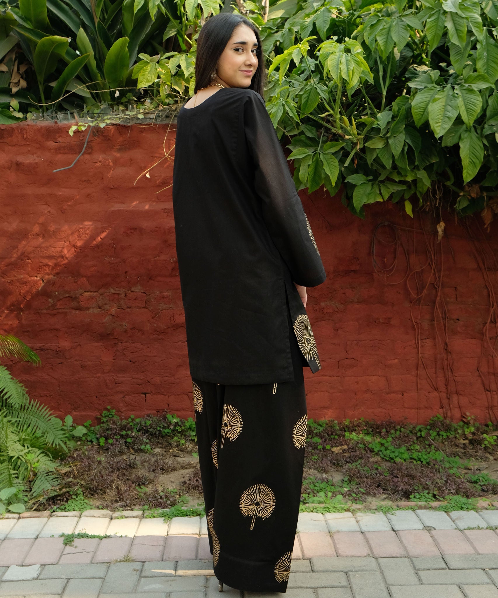 Reyna Lawn 2pice Suit BK.Clothings